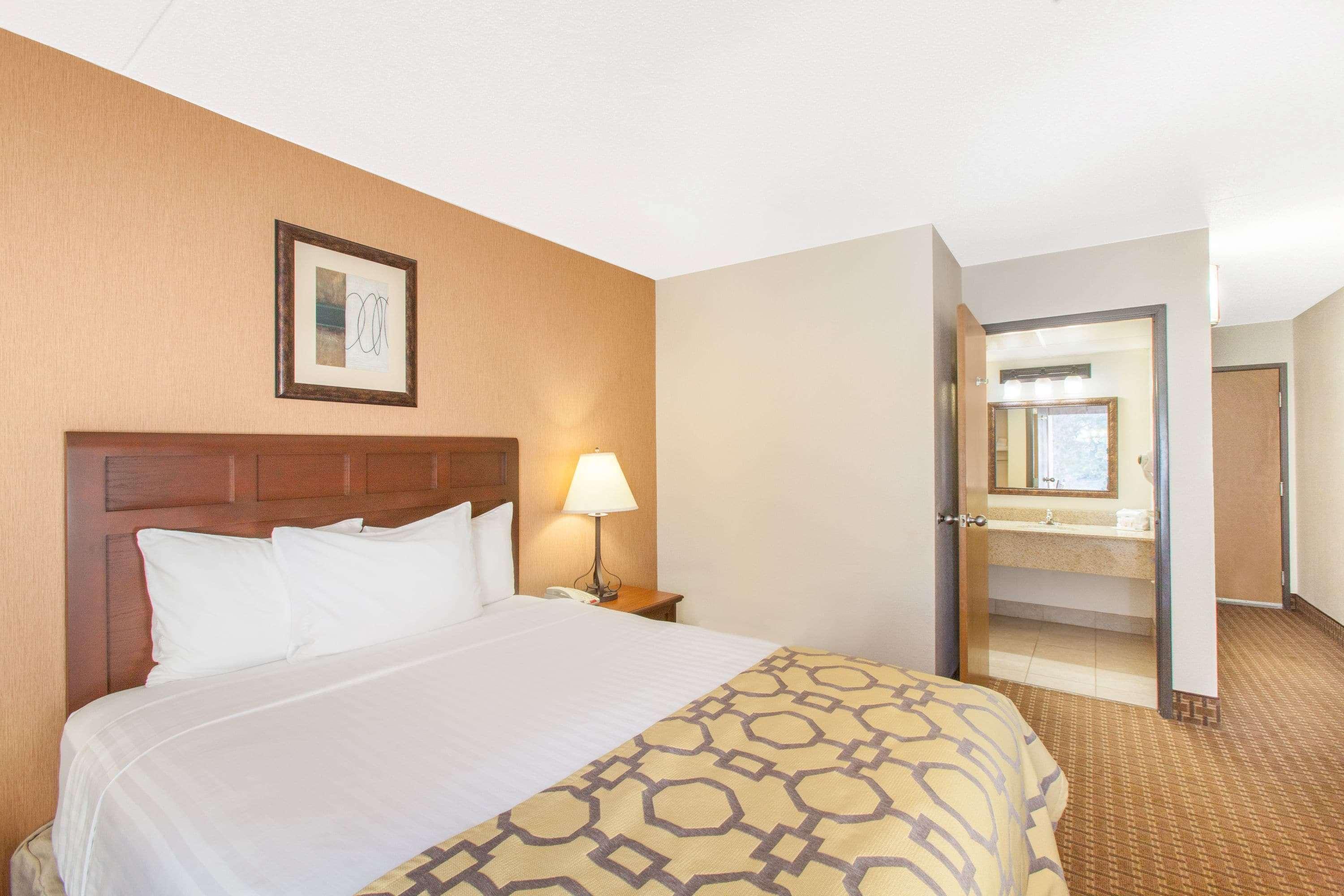 Отель Baymont By Wyndham Branson - On The Strip Экстерьер фото
